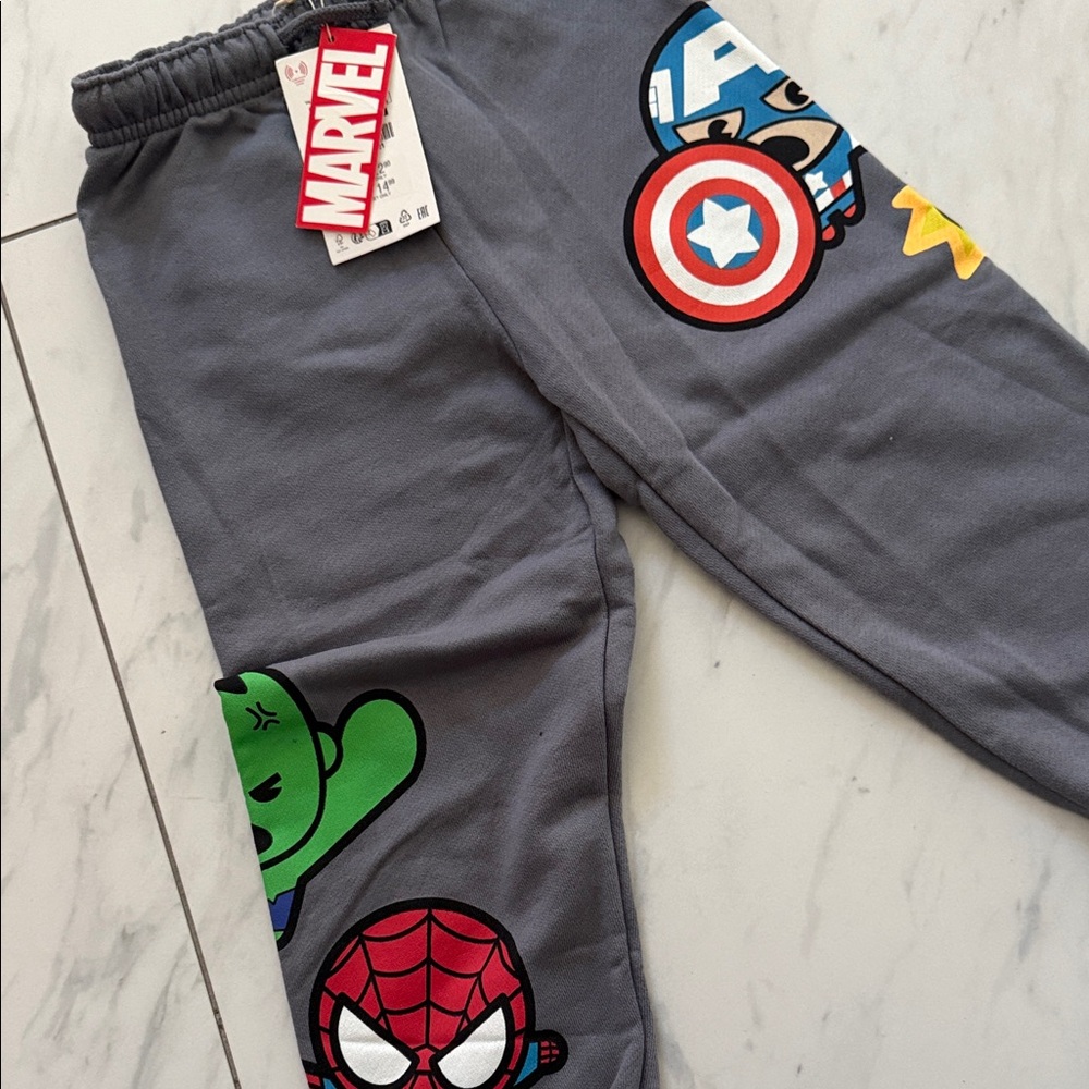 Zara Kids Marvel Cream and Gray Matching Set - Picture 4 of 5